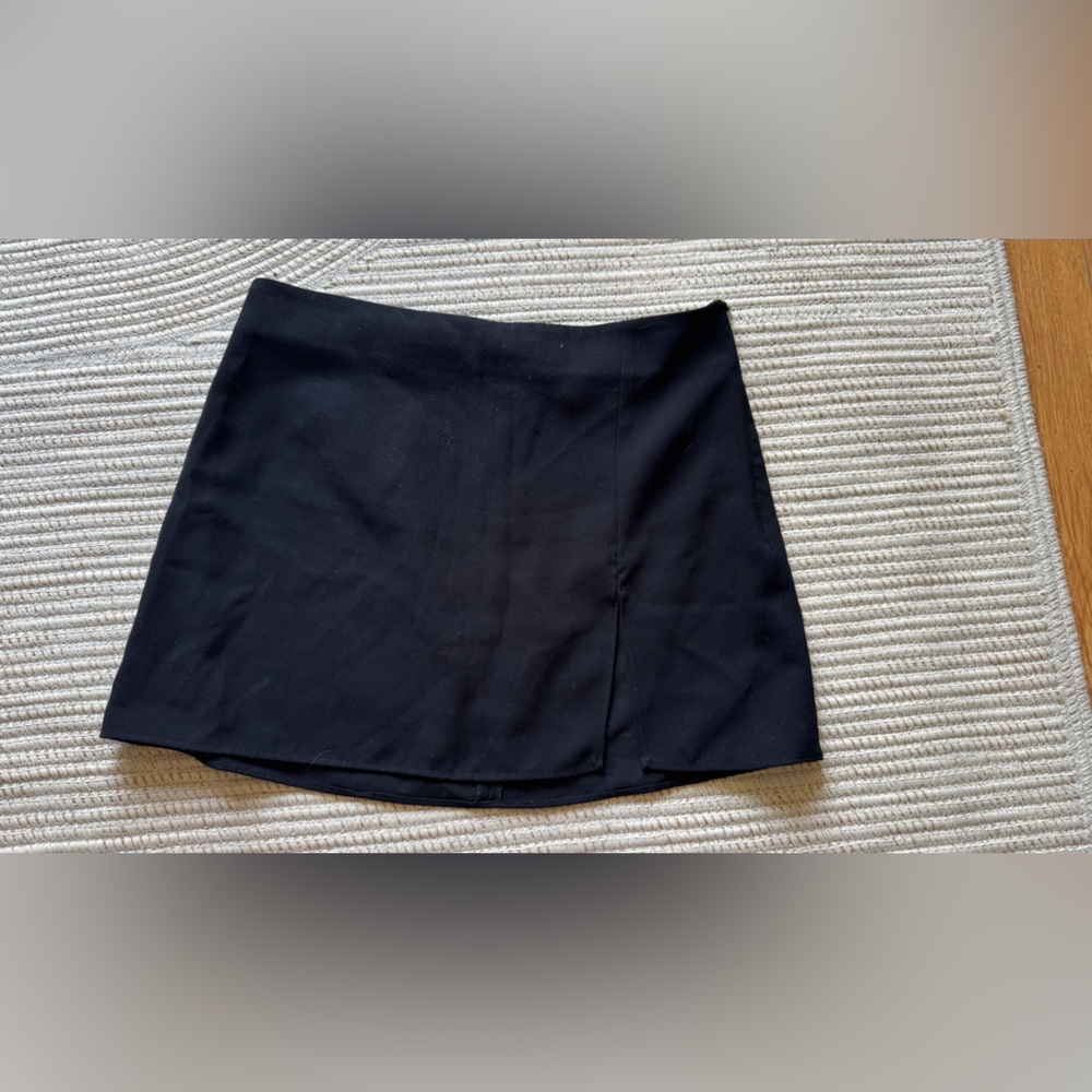 Zara Elegant Black Mini Skirt